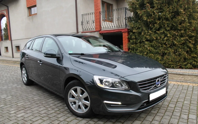 Volvo V60 cena 40999 przebieg: 220000, rok produkcji 2013 z Krajenka małe 631